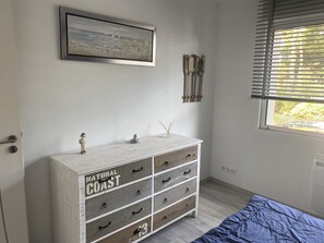4 bedrooms, iron/ironing board, free WiFi