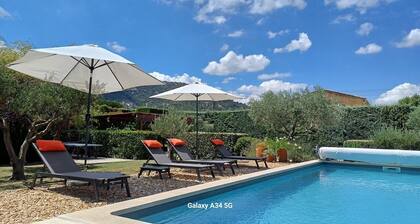 Fully air-conditioned house HEATED SWIMMING POOL