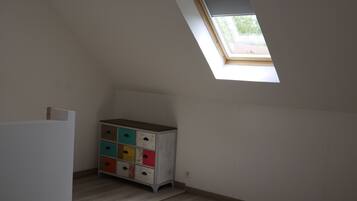 1 室のベッドルーム、WiFi