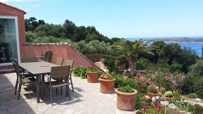 Outdoor dining - Sea view villa with private pool (Cargèse)