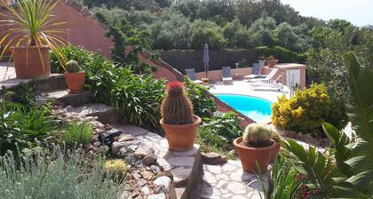 Villa vue mer avec piscine privative, jardin, domine plage du Pero