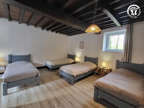 3 chambres, fer et planche à repasser, lit parapluie, Wi-Fi gratuit