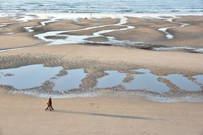 Una playa cerca