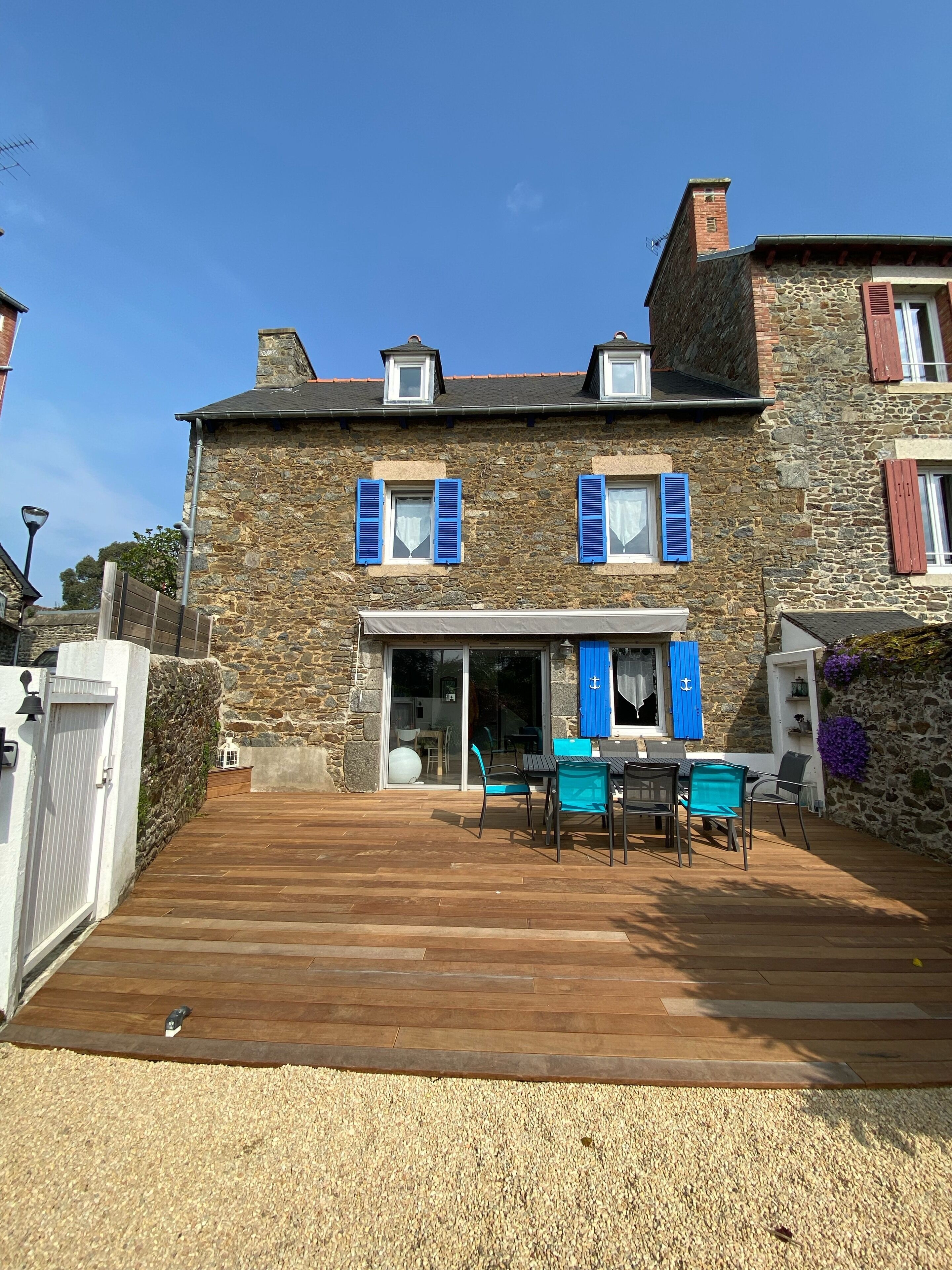 stone house, 300 meters from the beach