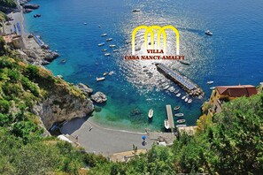 Beach nearby, beach towels