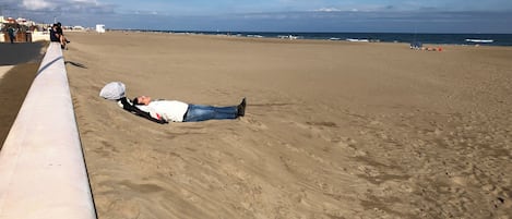 Am Strand, Liegestühle