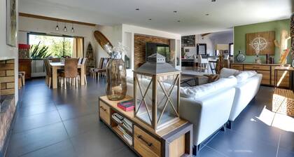 GRANDE VILLA AVEC PISCINE DE MER
PROMO LAST MINT