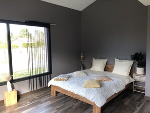 7 bedrooms, in-room safe, desk, iron/ironing board