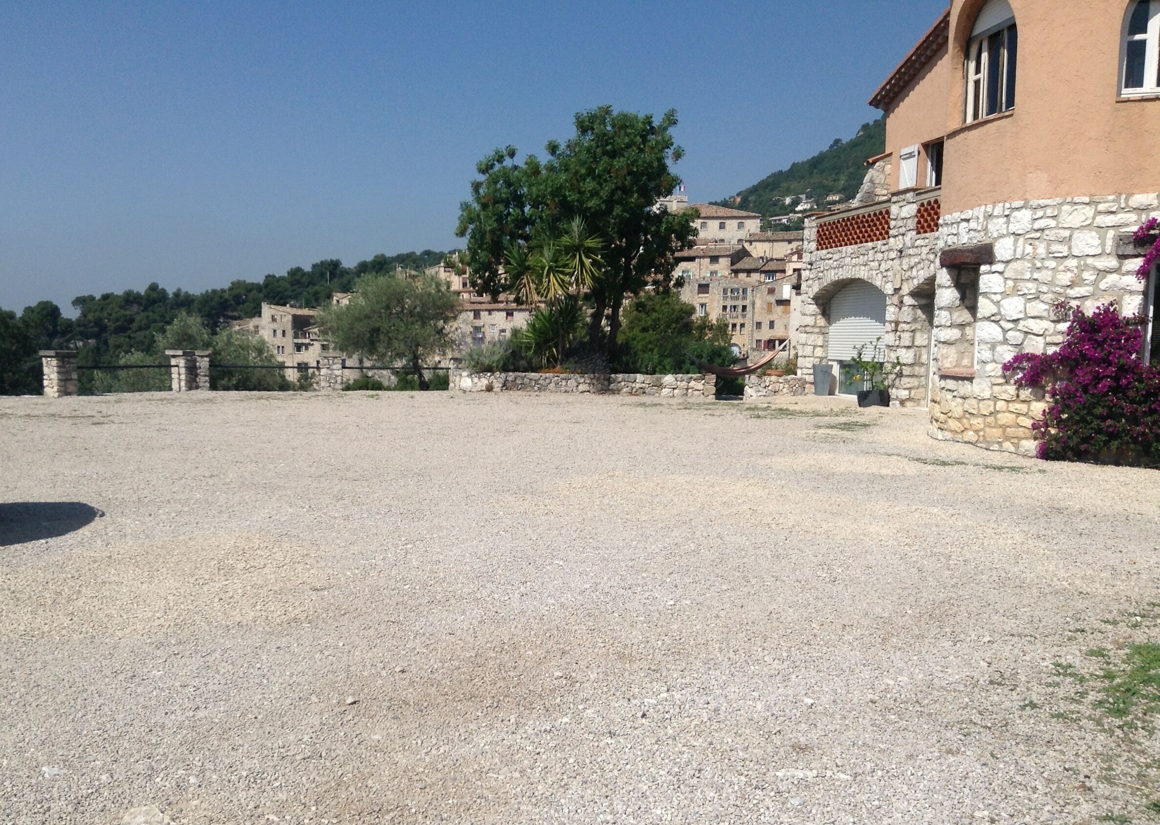 Provencal building with exceptional views