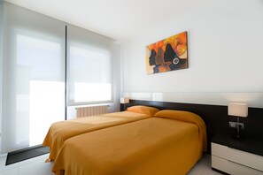 4 makuuhuonetta, silitysrauta/-lauta, ilmainen Wi-Fi