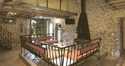 Autan rosas, Casa de carácter en Lauragais Auriac / Vendinelle