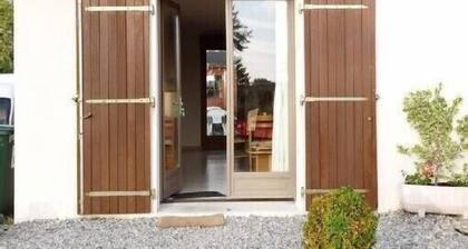 Maisonette 2 km from La Baule beach