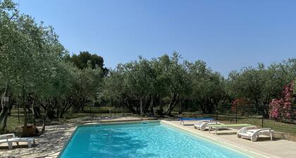 Magnificient and modern house. Heart of Provence. Air conditioning.