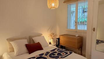 1 bedroom, iron/ironing board, free WiFi