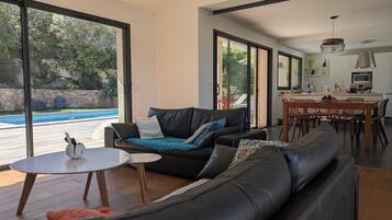 Télévision, livres, chaßne hi-fi