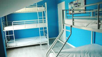 7 habitaciones, caja de seguridad en la habitación y escritorio