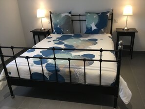 3 bedrooms, iron/ironing board, travel cot, free WiFi