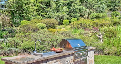 Vertaansa vailla näkymät sisällä ja ulkona Tällä 3-Acre Vineyard Estate