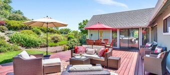 Private 3-Acre Vineyard Estate with Extraordinary Views