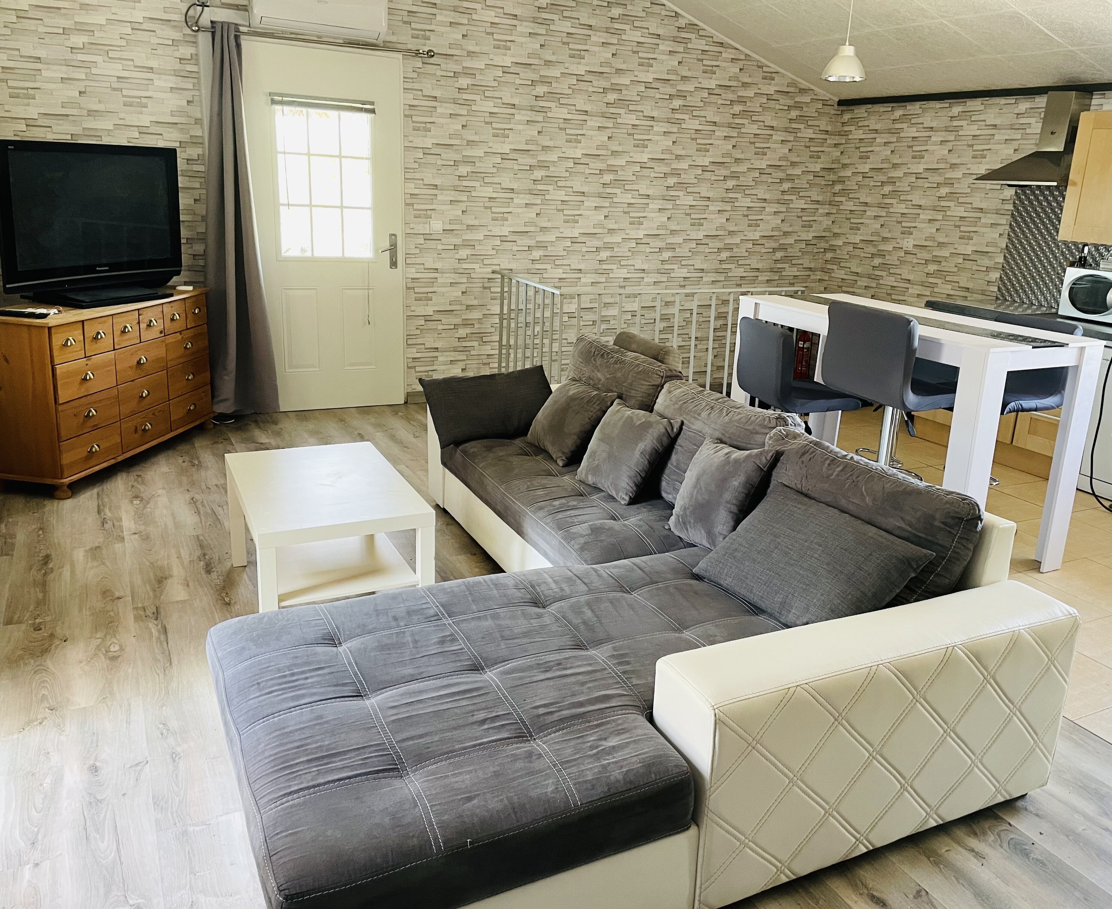 HOUSE BANDOL 2/4 PEOPLE AIR CONDITIONING SWIMMING POOL