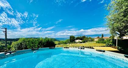 House 2/4 pers air-conditioned swimming pool ping pong near bandol