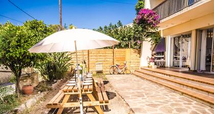 Villa 130m2, 5 Schlafzimmer, 500m von den Stränden und allen Geschäften entfernt, Meerblick, ruhig.