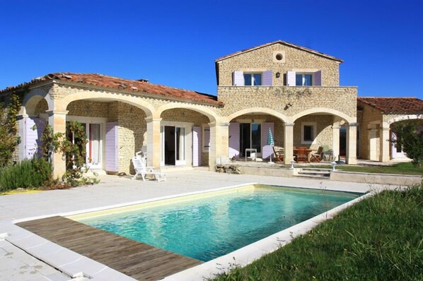 Outdoor pool - villa fontblanche
(Gordes)