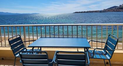 Grand studio les pieds dans l'eau