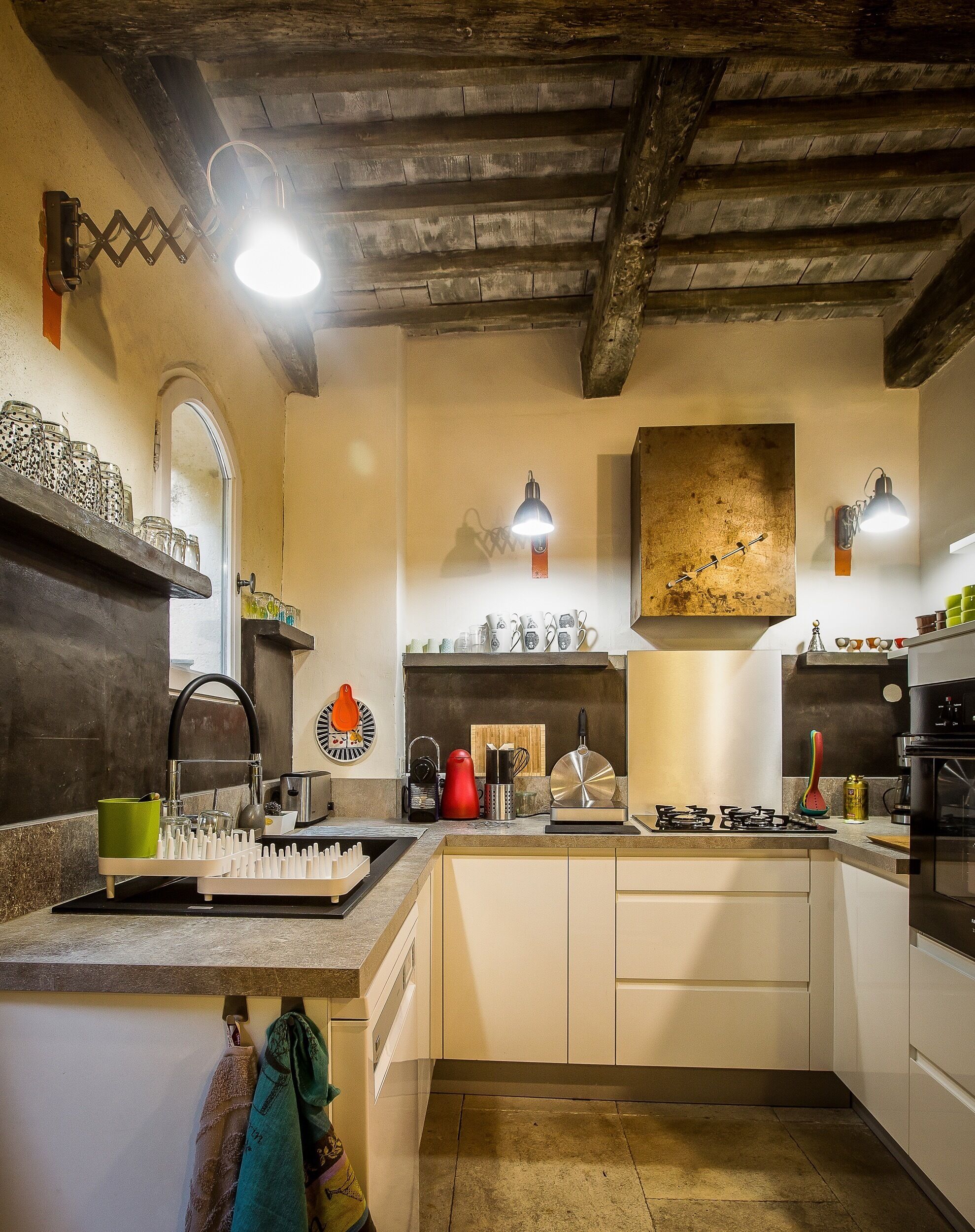 Historical heart Uzes 145 m2 of comfort, authenticity and calm, air conditioning, pool