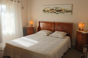 4 chambres, fer et planche à repasser, lit parapluie, Wi-Fi gratuit