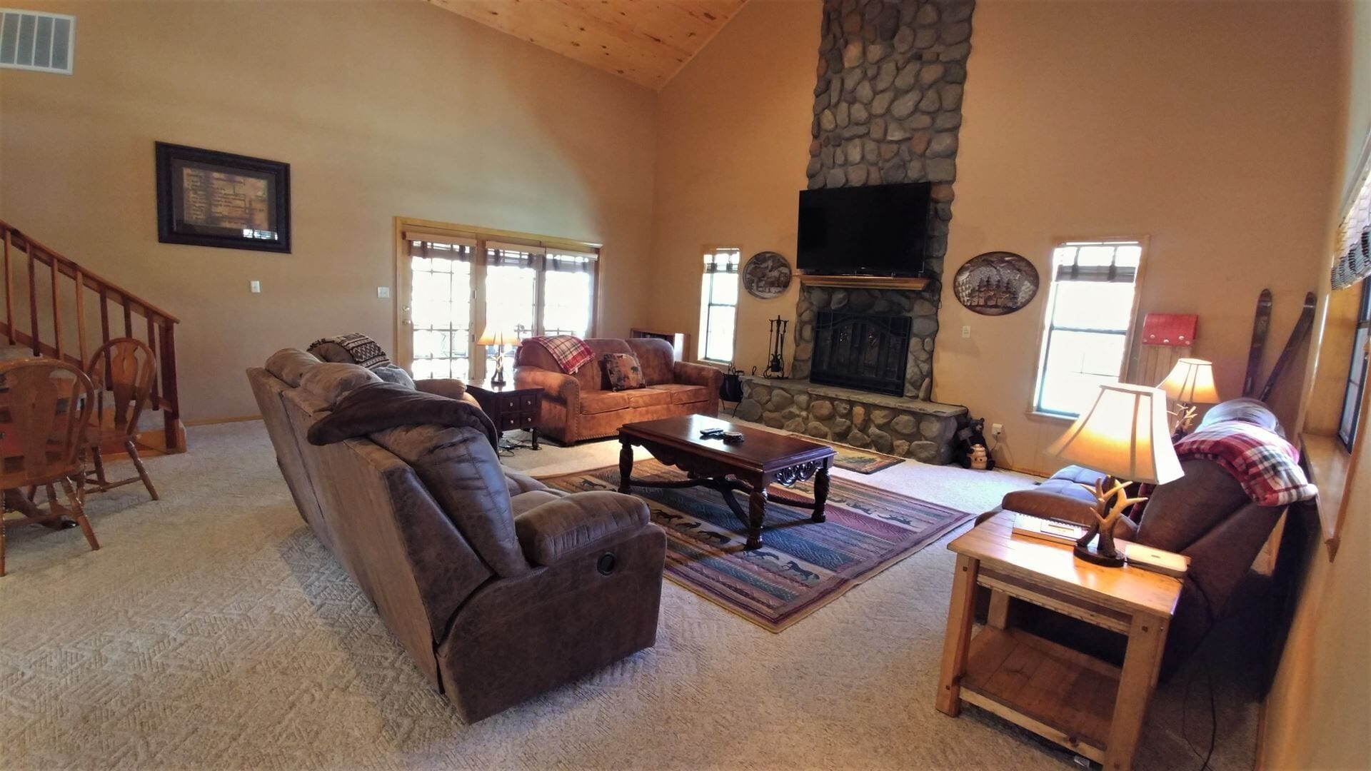 Elk Run - Upper Valley - Hot Tub - Free WiFi - Satellite - Fire Pit - Washer/Dry
