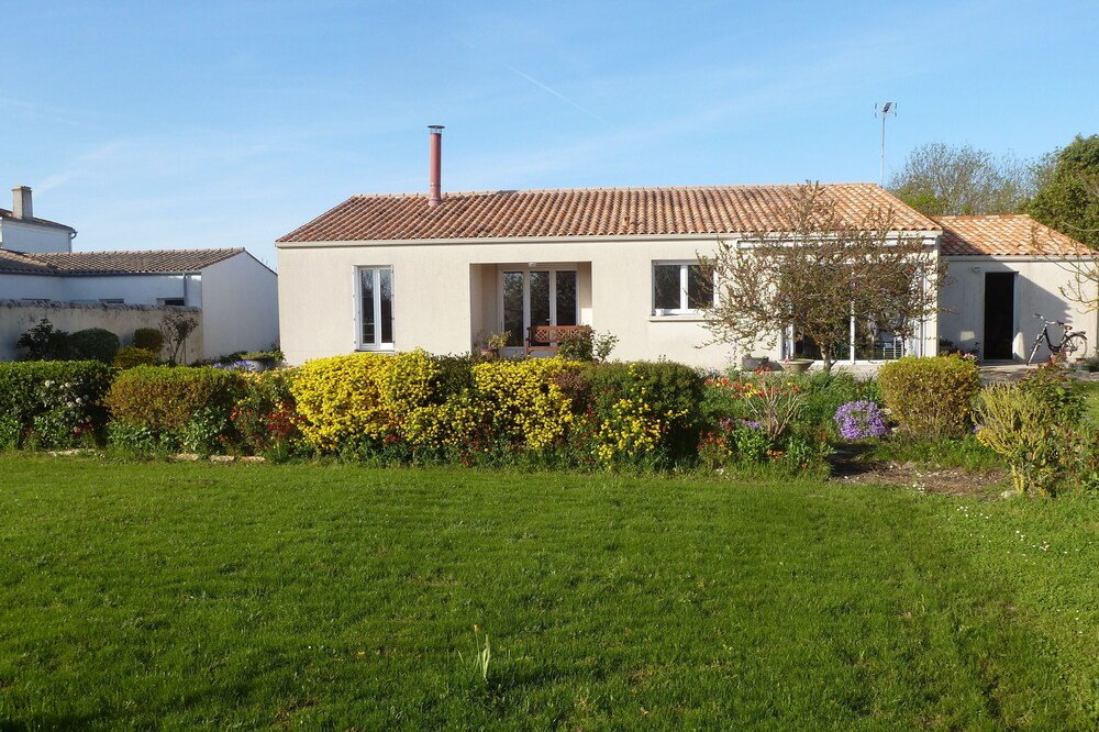 House 10km from La Rochelle