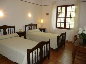 3 habitaciones, tabla de planchar con plancha y wifi gratis
