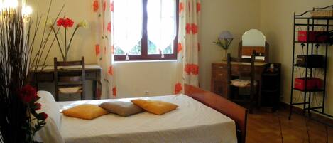 3 habitaciones, tabla de planchar con plancha y wifi gratis