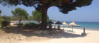 Superb high standing villa Pinarellu