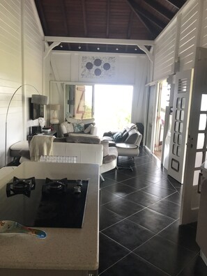 Smart TV, libros y impresora