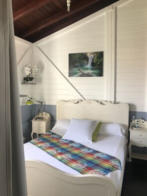 3 slaapkamers, een kluis op de kamer, een bureau