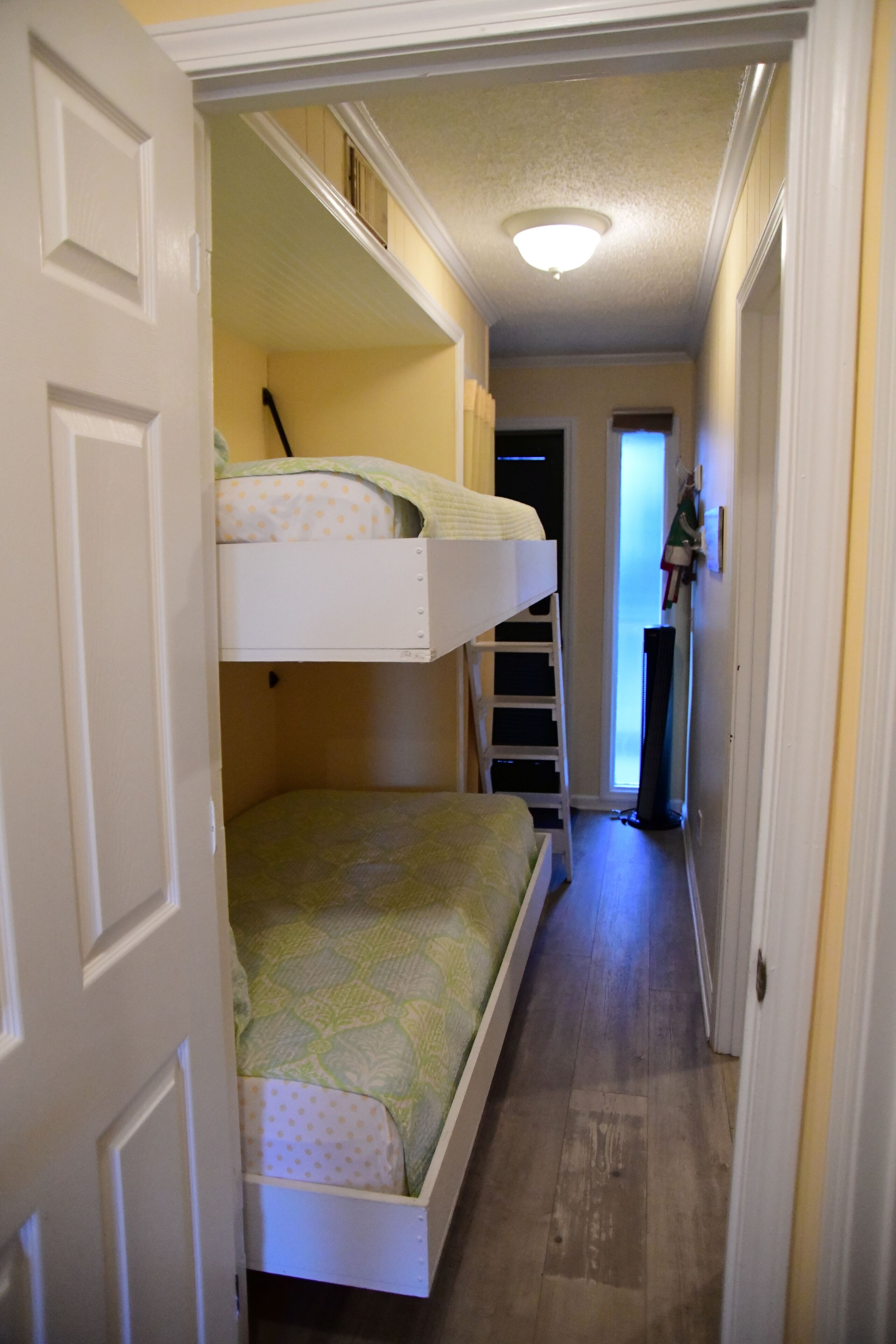 Beachfront, Sleeps 6, Fishing Pier