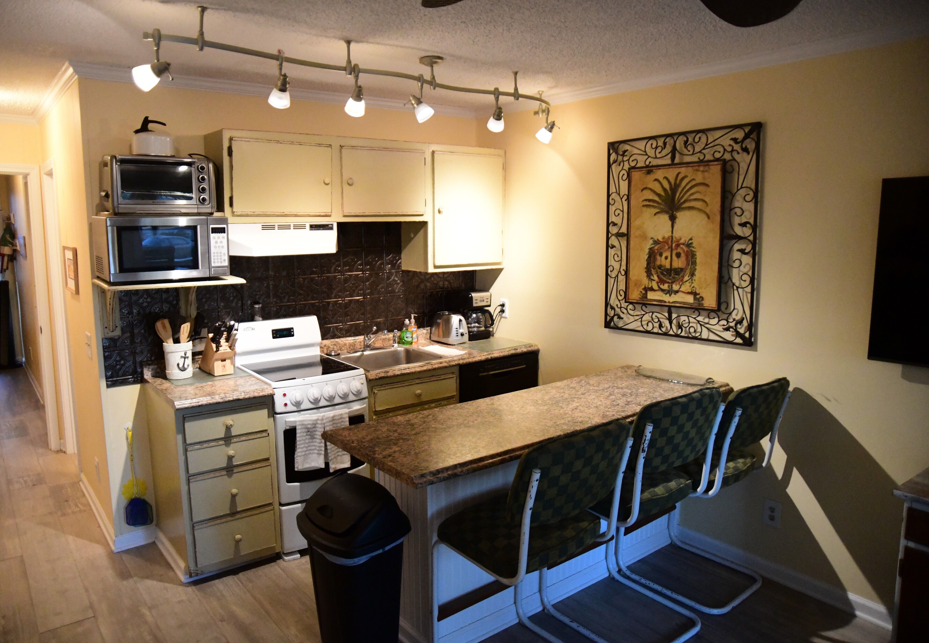 Beachfront, Sleeps 6, Fishing Pier