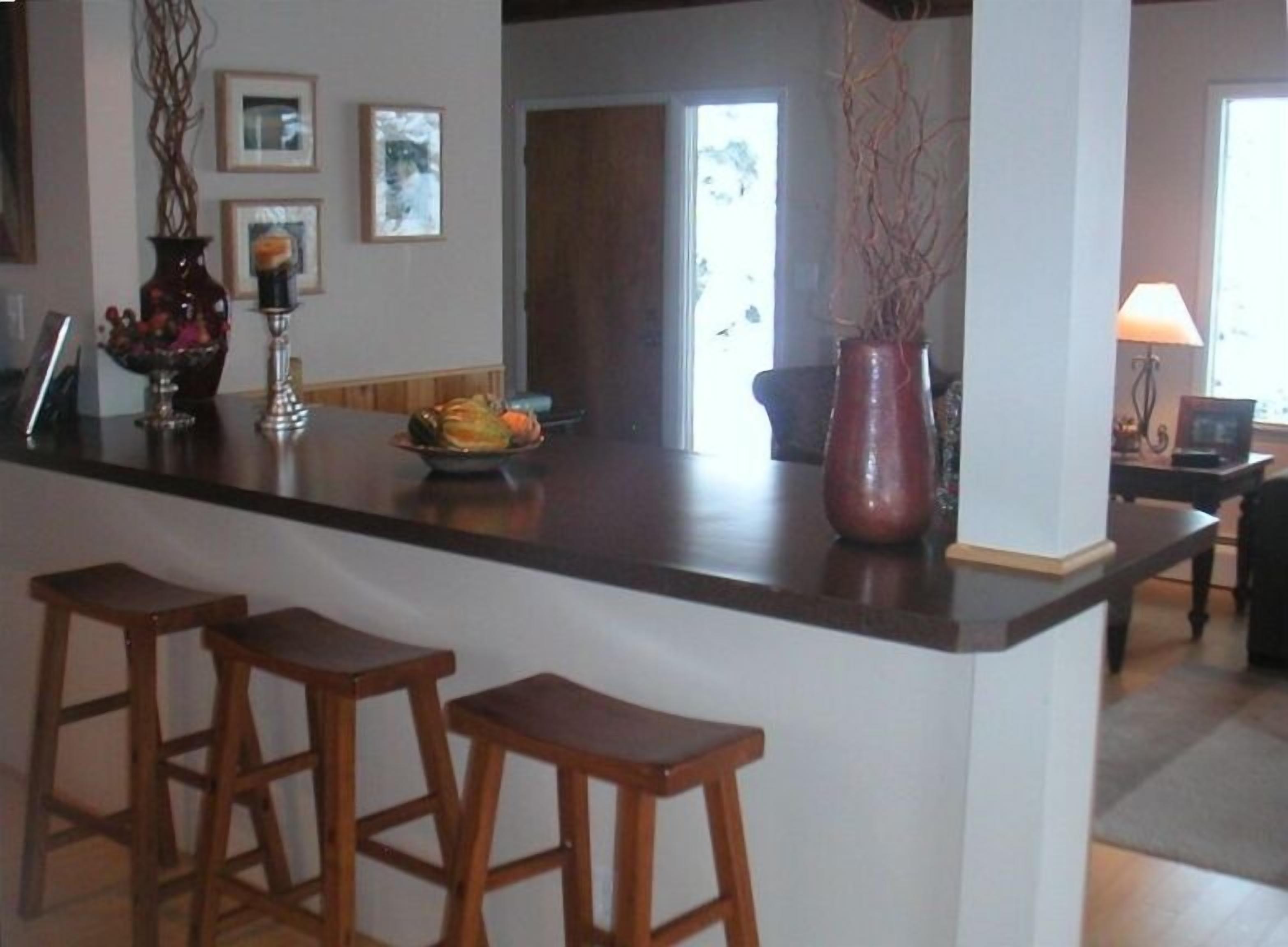 Fabulous Art-Filled 'Green Conscious' Retreat - You Will Love This Place!