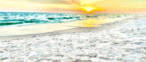 Beach nearby, sun loungers, beach towels
