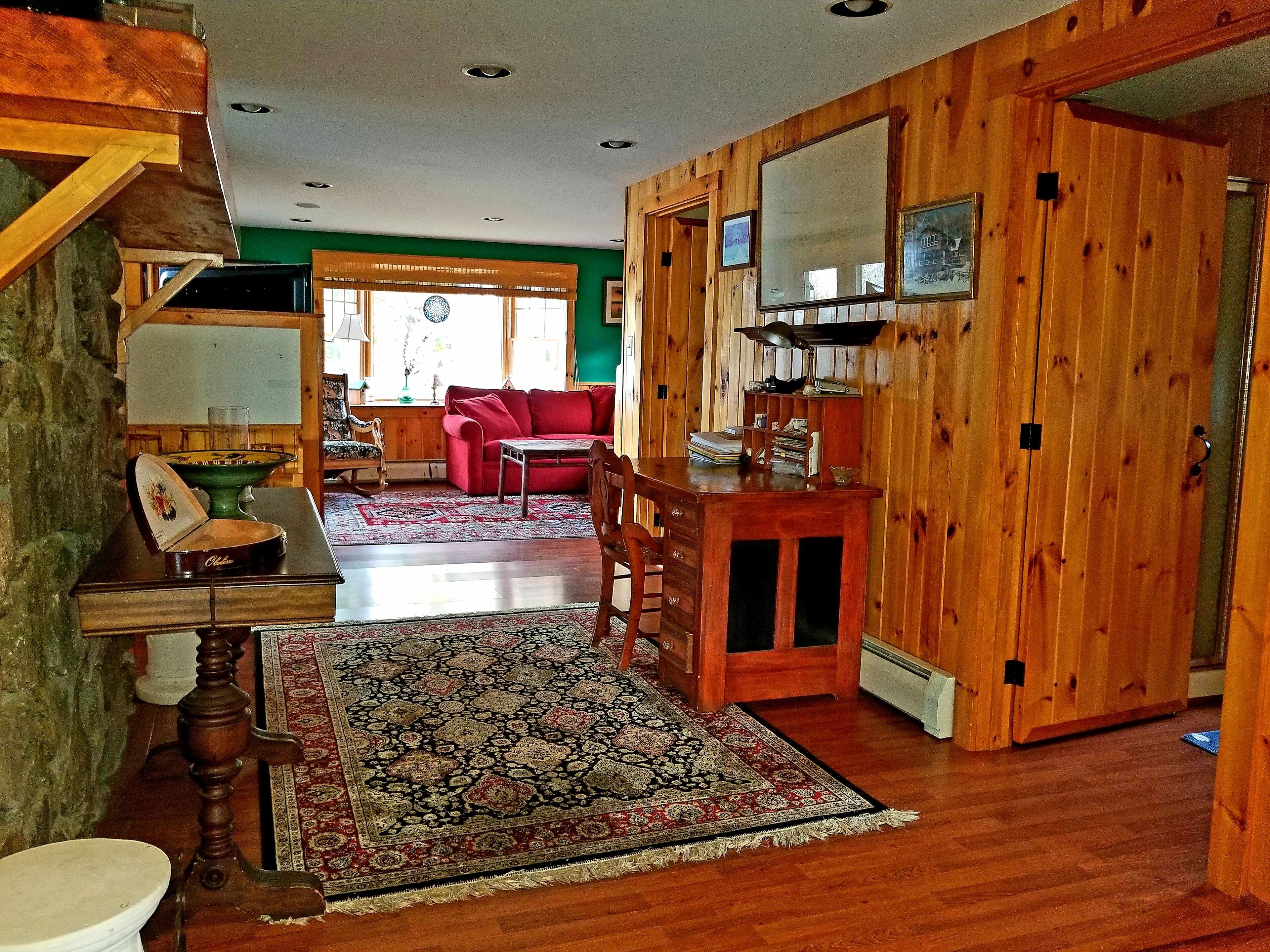 White Mountain Lakefront Retreat