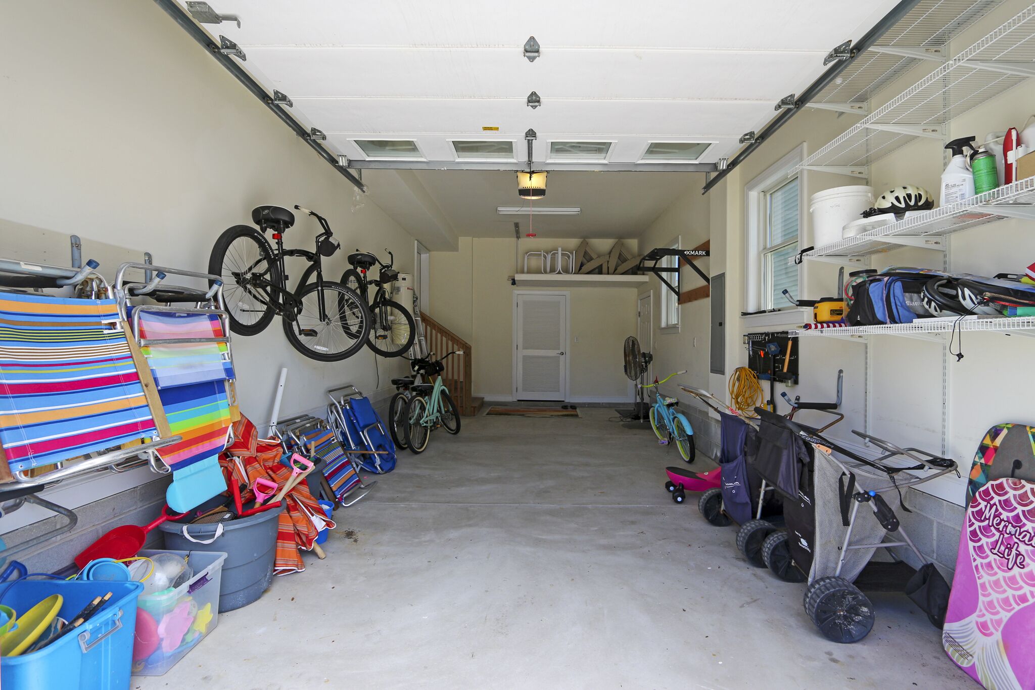 Desirable Beach Block Rental in the A-Zone, Elevator