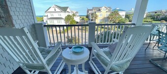 Luxury Beach Home - À quelques pas de la plage!