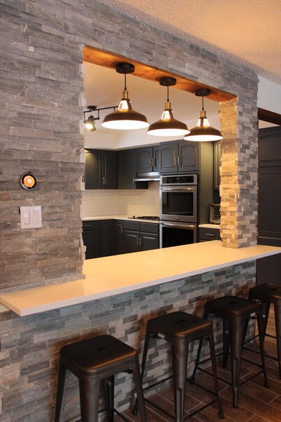 Spacious 11BR / 8BA Mountain Chalet / Stunning Views / Walk to Free Ski Bus