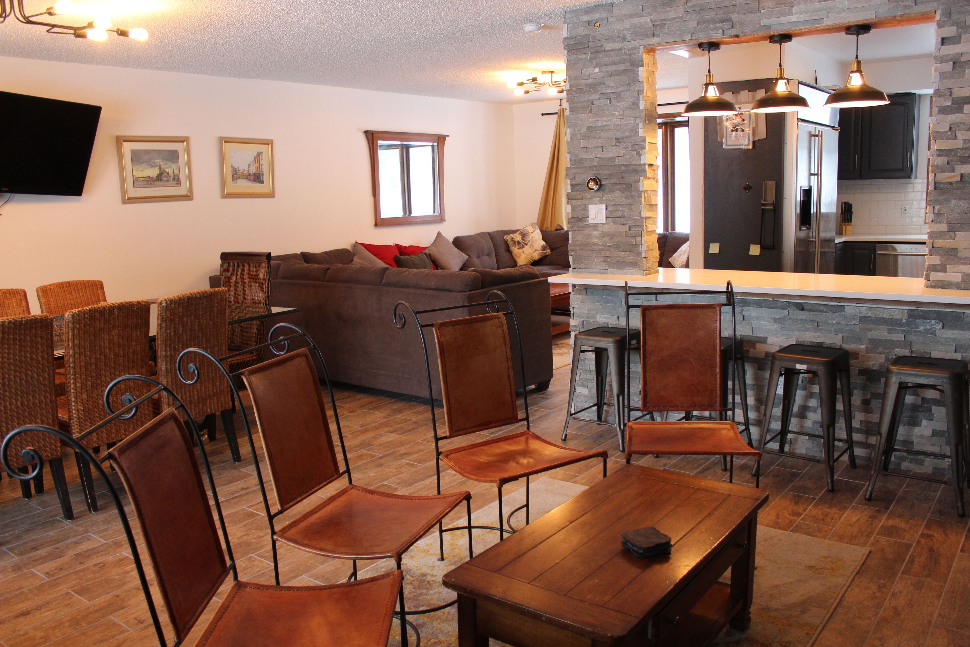 11 bedroom, 8 bathroom chalet! Short walk to Winter Park's Lift bus service!