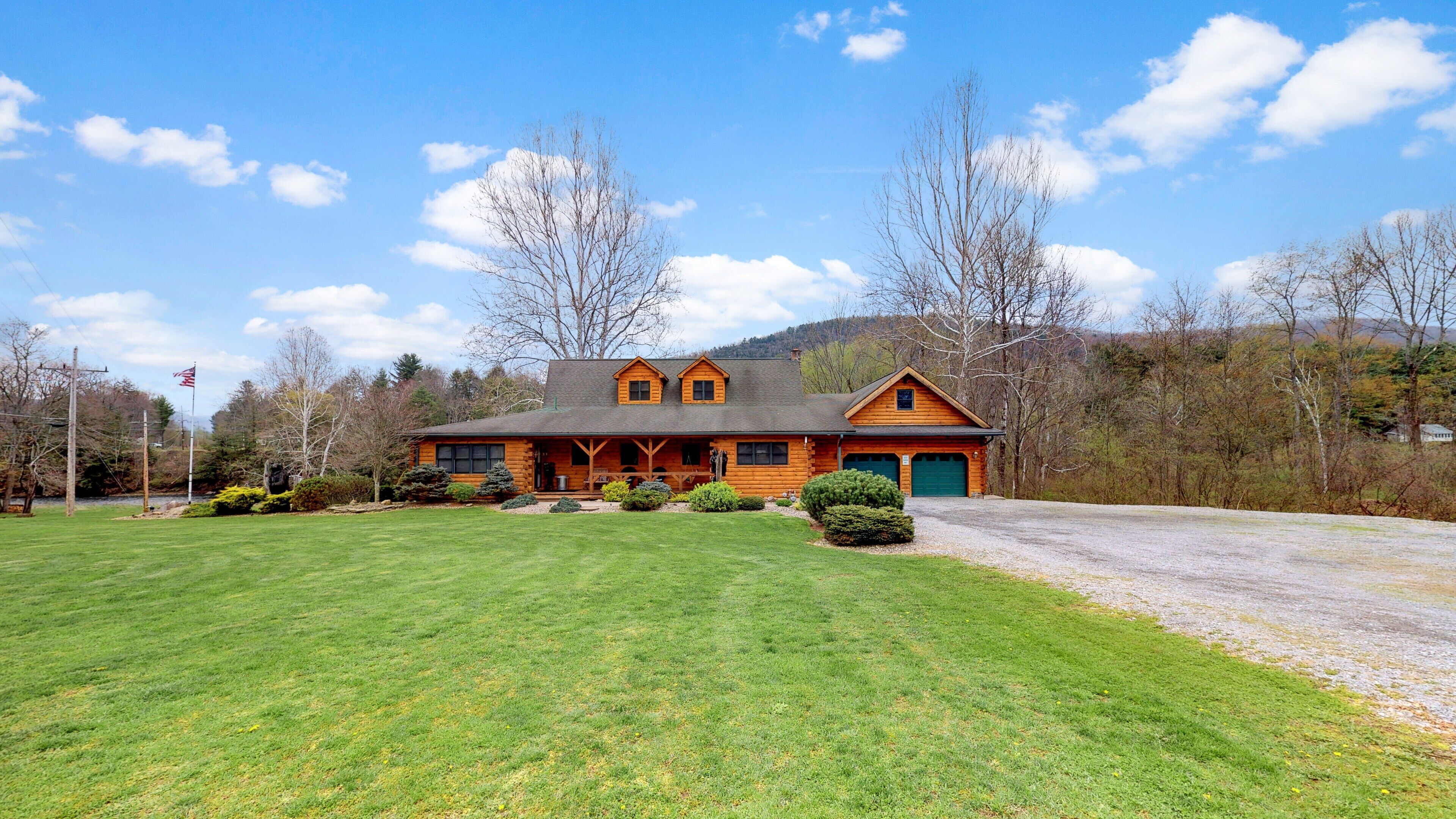 Sycamore Cabin with Hot Tub Breathtaking Views
