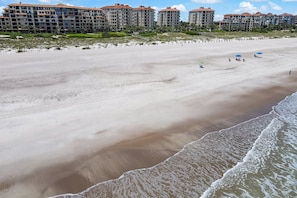 On the beach - 4th Floor Oceanfront Condo in Turtle Dunes! (Fernandina Beach)