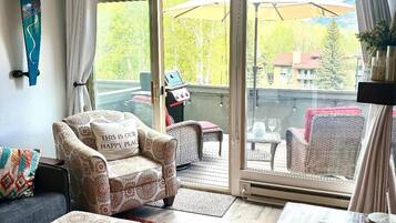 Smart TV, fireplace, printers