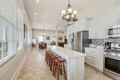 LAKE House with Private Heated Pool, Great for Family Gatherings. Best View!